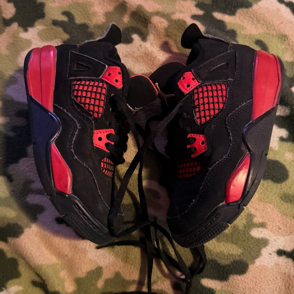 Jordan 4 Red thunder Preschool shoes size 11.5c